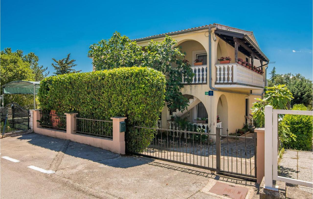 Beautiful Apartment In Pinezici With Wifi Exterior photo